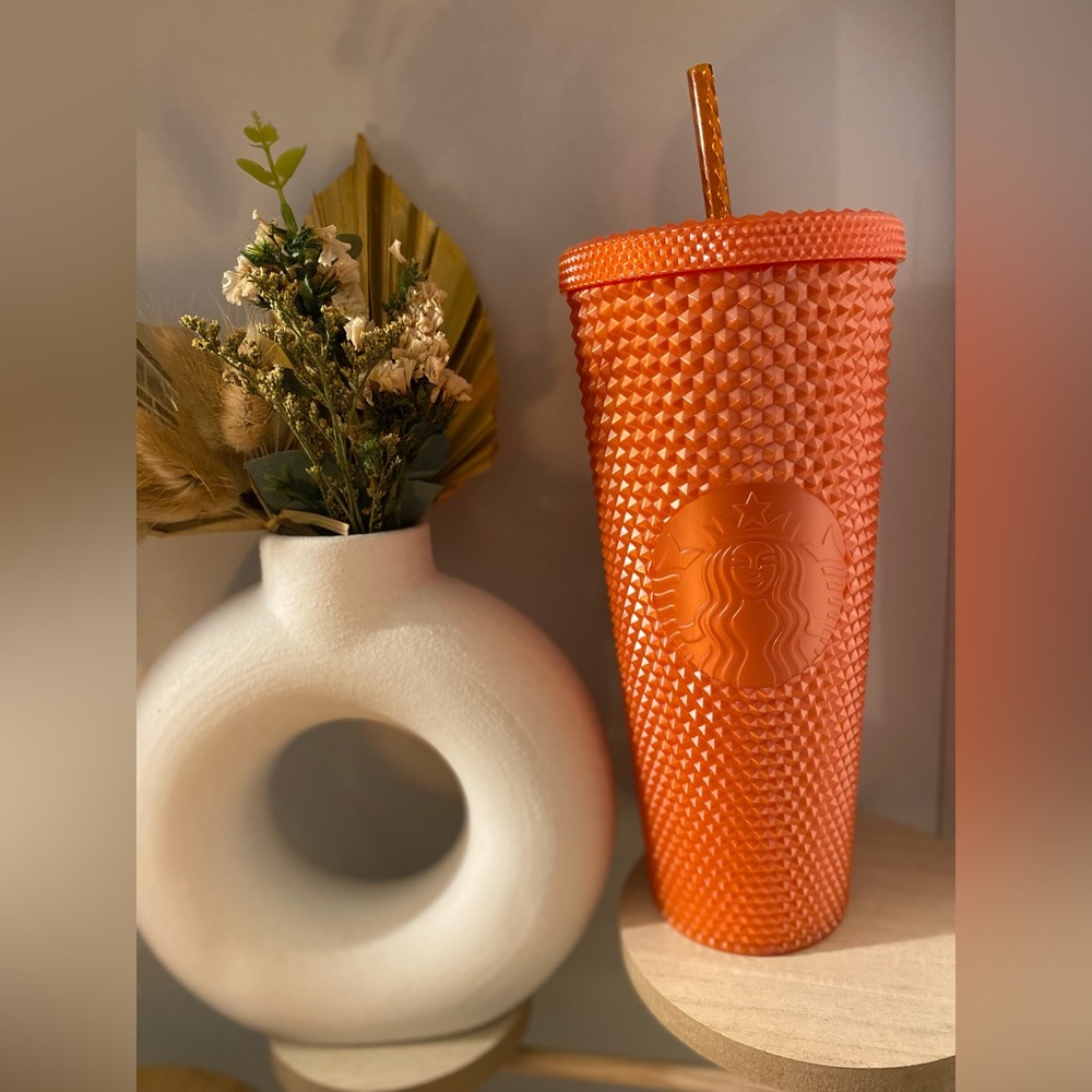24 oz Starbucks cup